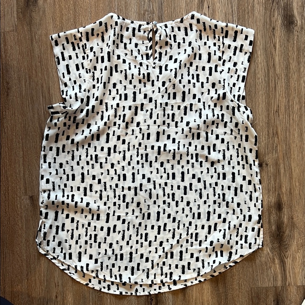 Alice Blue Women's Black and White Patterned Top - Picture 3 of 3
